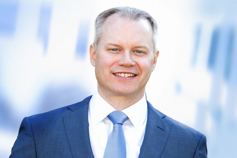 Headshot-JohnDessauer